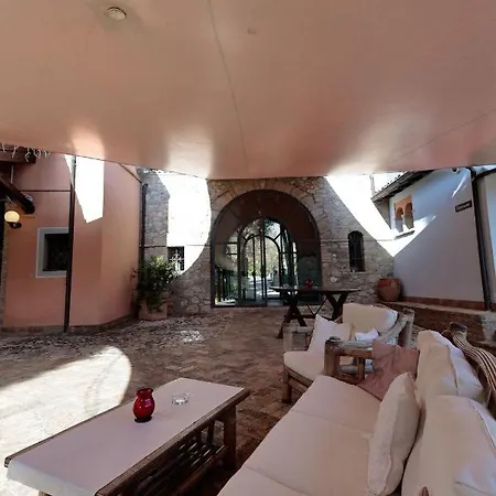 Corte Dei Tini 4* Терамо